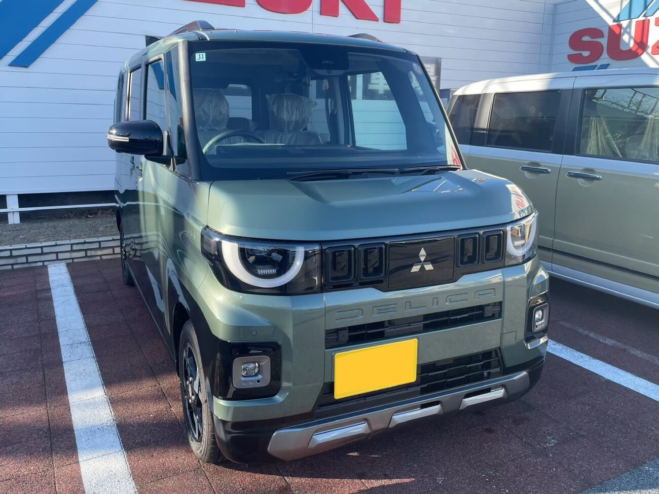 【展示車】　三菱　デリカミニ